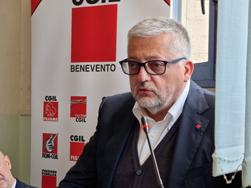 Nicola Ricci Ggil Campania In piazza a Napoli per difendere il lavoro e la Costituzione 1